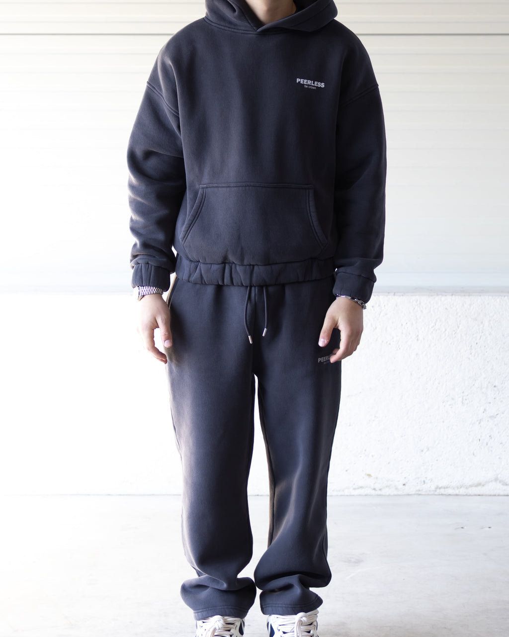 CROWNED HOODIE WASHED BLACK 2