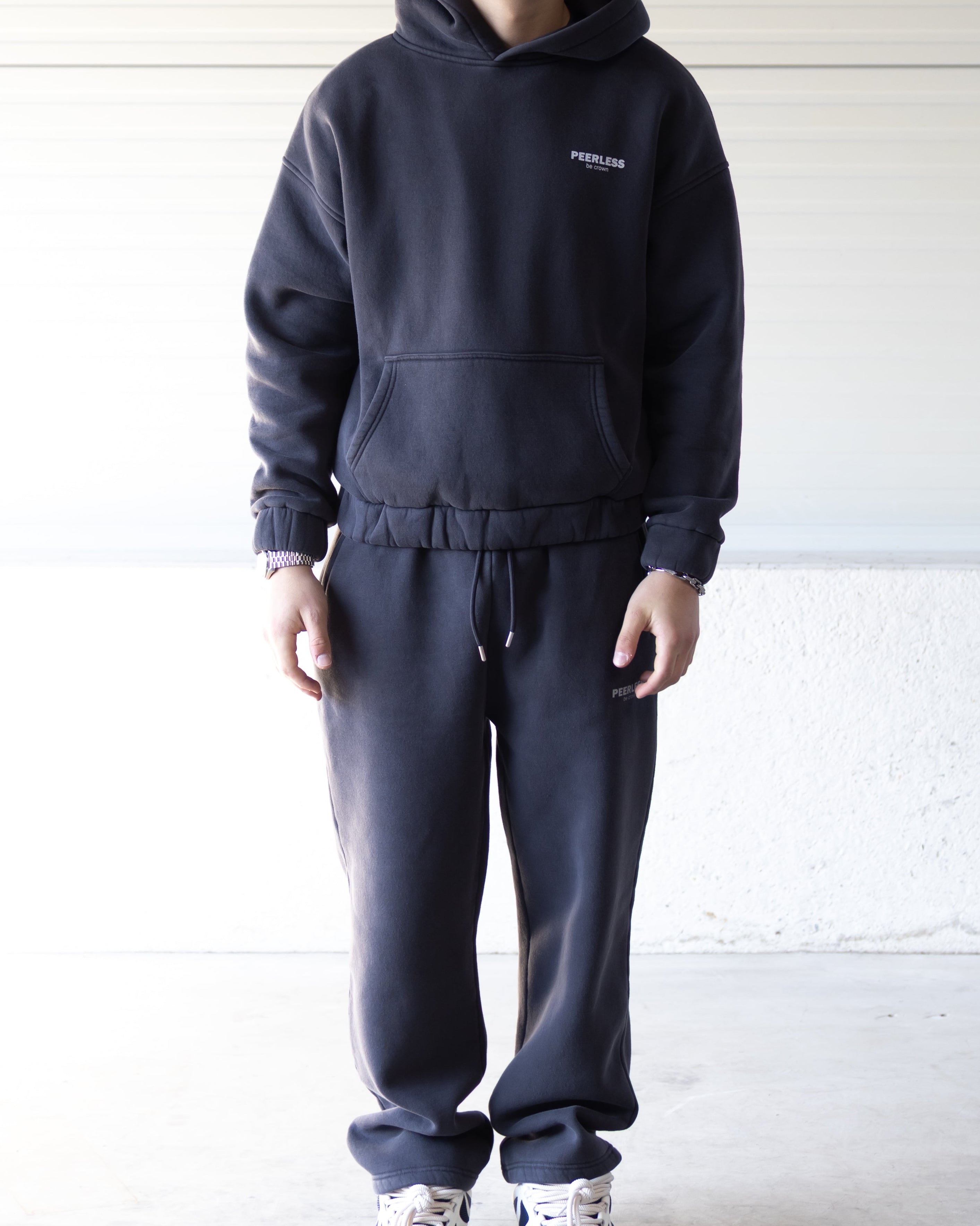 CROWNED HOODIE WASHED BLACK 2